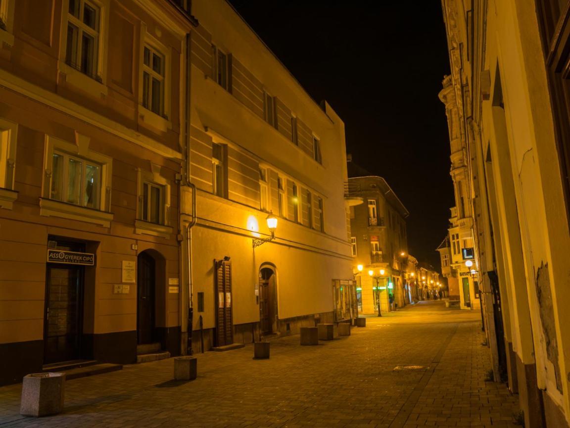 Malasits Art Home Gyor Luaran gambar